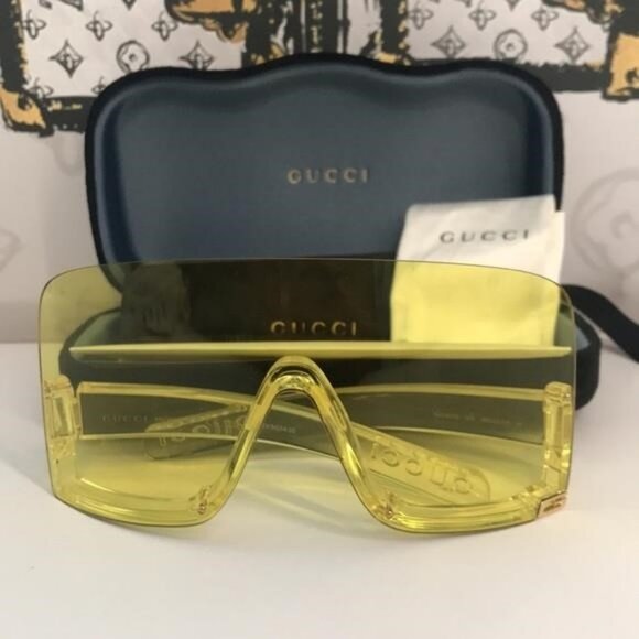 New Authentic Gucci GG1631S 009 Yellow Shield Sunglasses – Oversized Unisex - Picture 4 of 13